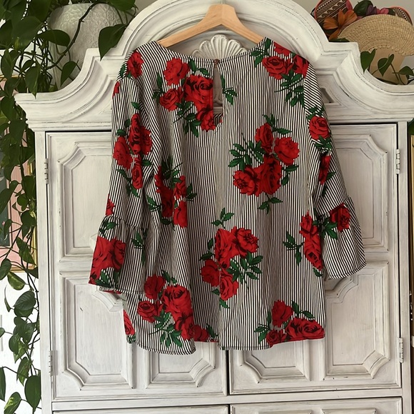 Indulge Black/White Rose Striped Blouse with Bell Sleeves and Key Hole Back 2X - Picture 2 of 11